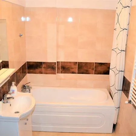 Adara Mamaia Nord